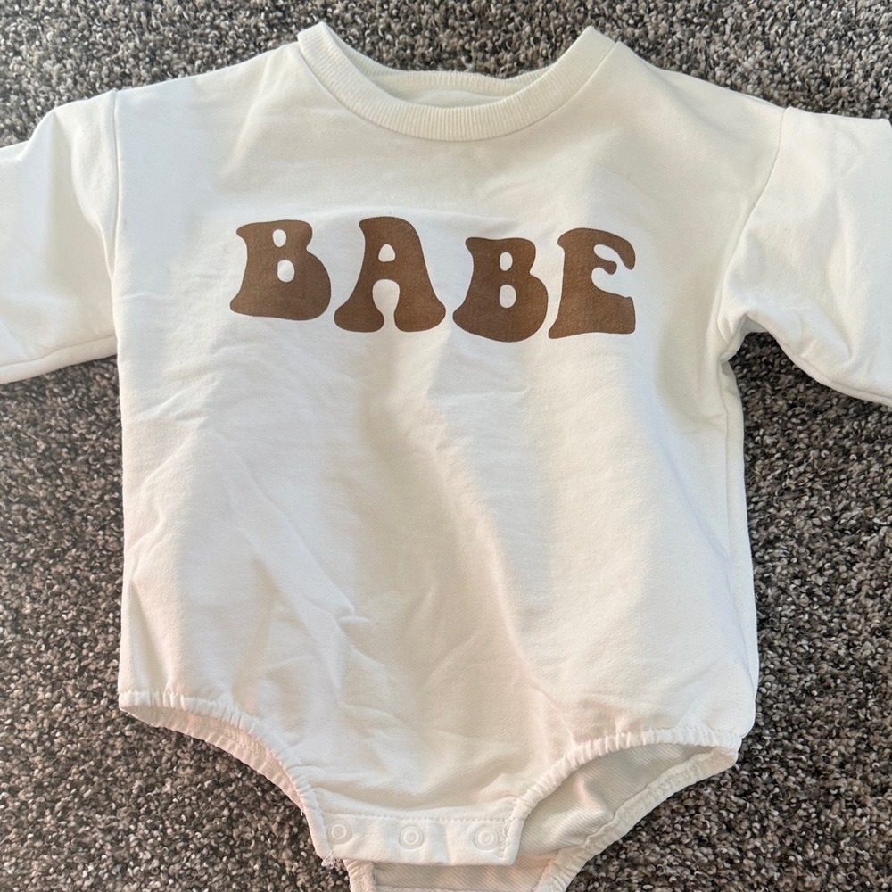 White Baby Romper with Brown 'Babe' Print Size 3-6 Months NWOT